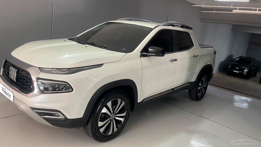 fiat toro 1.3 turbo 270 flex volcano at6 4p automatico 2025