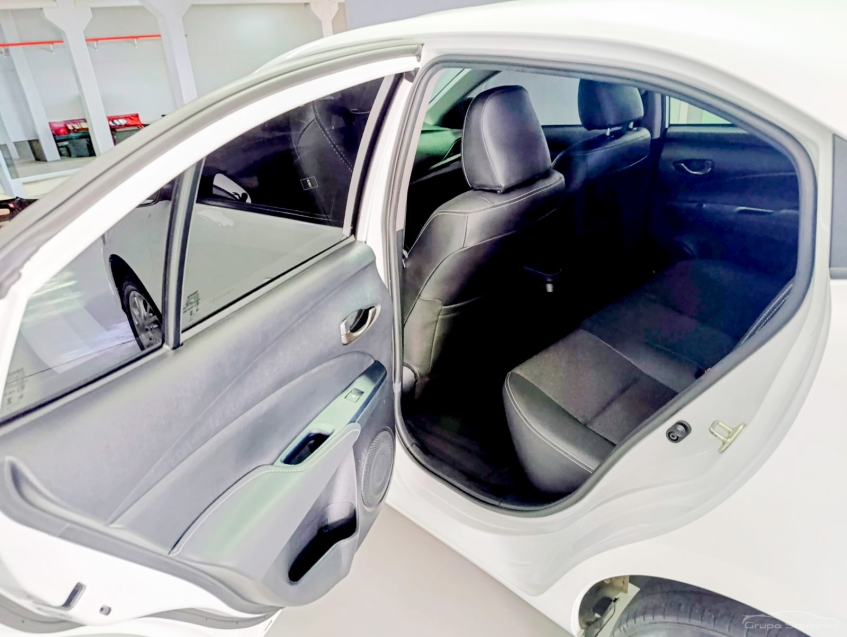 toyota yaris 1.5 16v flex sedan xs multidrive 4p automatico 20255