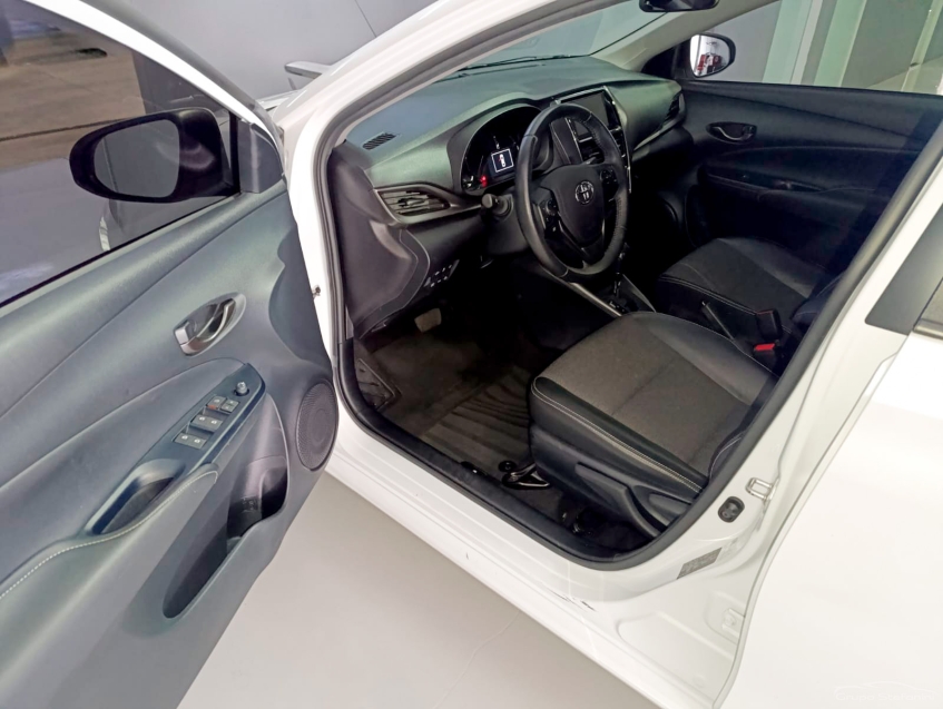 toyota yaris 1.5 16v flex sedan xs multidrive 4p automatico 20254