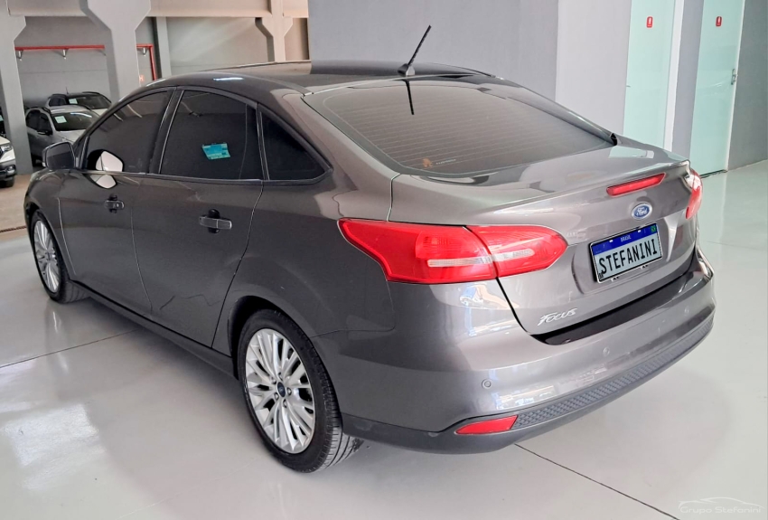 ford focus 2.0 se plus 16v flex 4p powershift automatico 201813