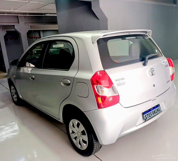 toyota etios 1.5 xs 16v flex 4p manual 201512