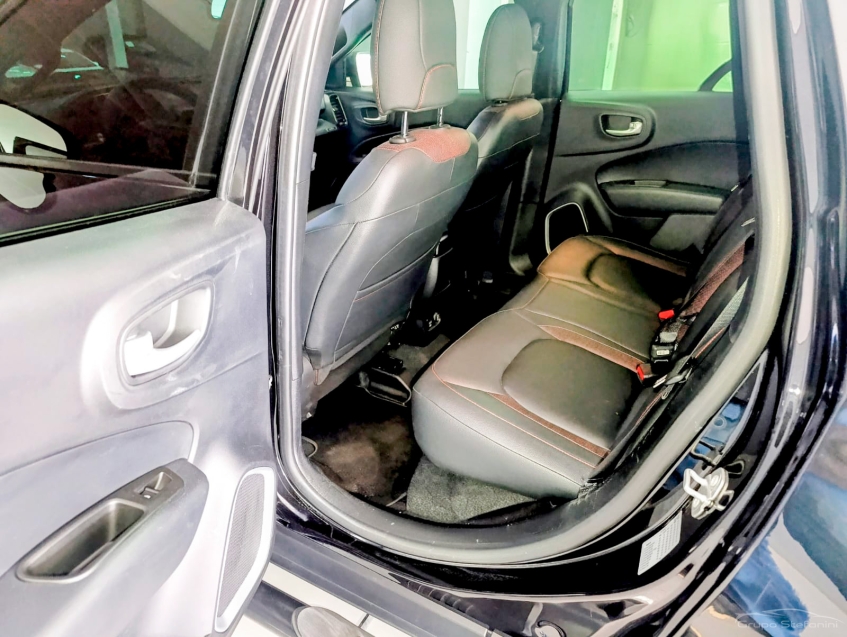 fiat toro 2.0 16v turbo diesel ultra 4wd at9 4p automatico 20235