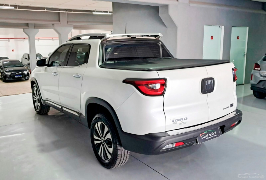 fiat toro 2.0 16v turbo diesel volcano 4wd at9 4p automatico 202312
