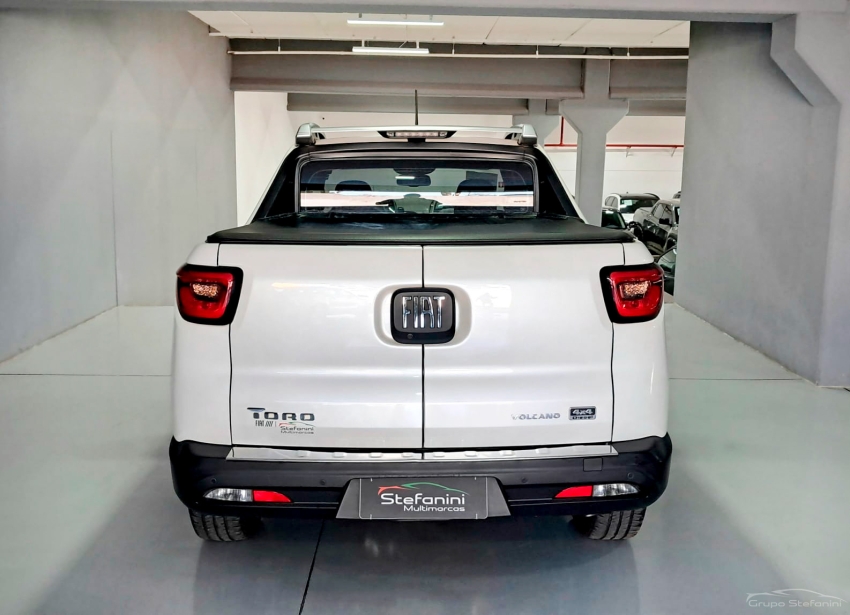 fiat toro 2.0 16v turbo diesel volcano 4wd at9 4p automatico 202310
