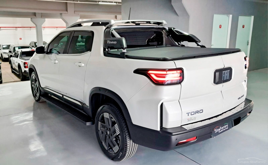 fiat toro 1.3 turbo 270 flex volcano at6 4p automatico 202611