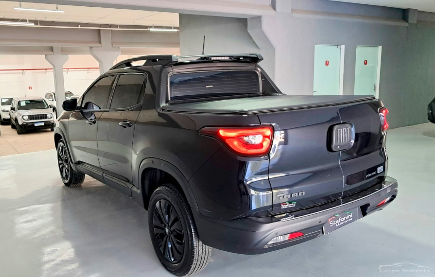 fiat toro 1.3 turbo 270 flex volcano at6 4p automatico 202413