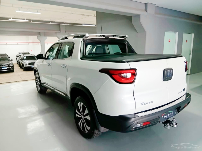 fiat toro 2.0 16v turbo diesel volcano 4wd at9 4p automatico 202515