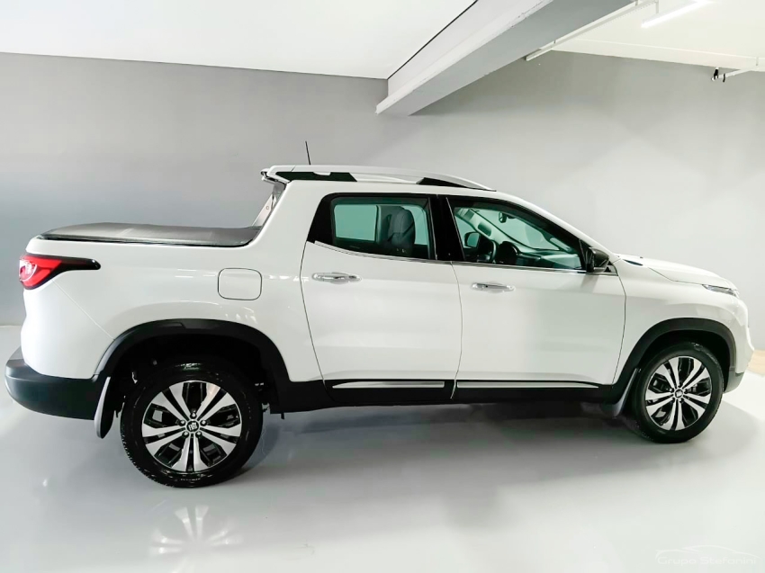 fiat toro 2.0 16v turbo diesel volcano 4wd at9 4p automatico 202511