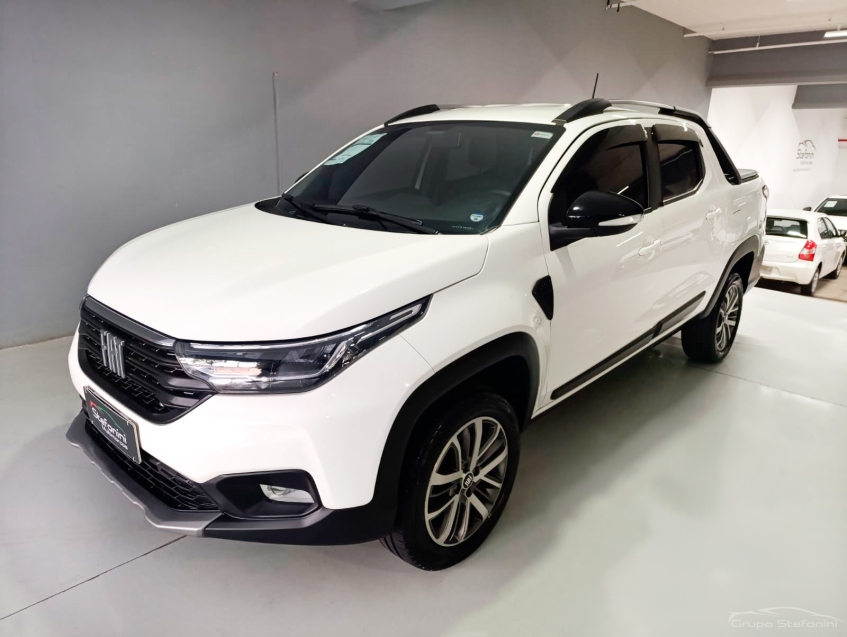 fiat strada 1.3 firefly flex volcano cd cvt 4p automatico 2025