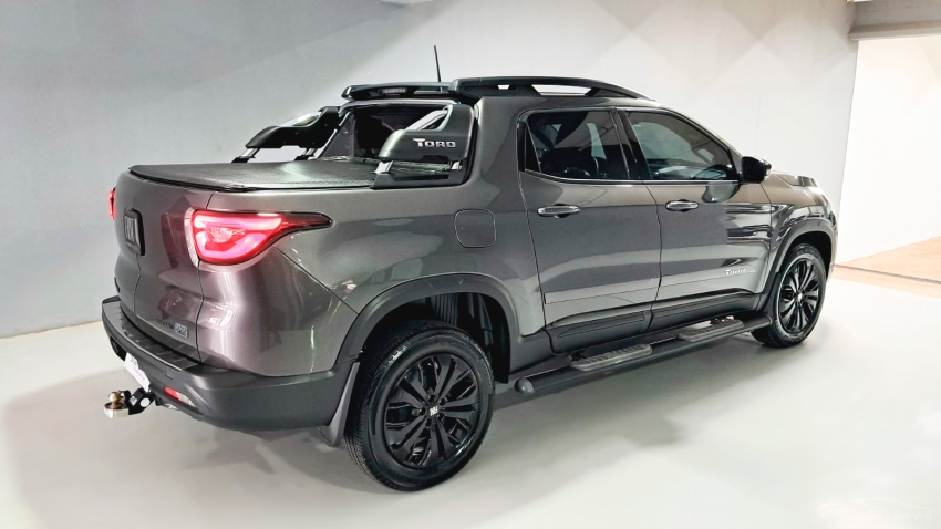fiat toro 1.3 turbo 270 flex volcano at6 4p automatico 202410
