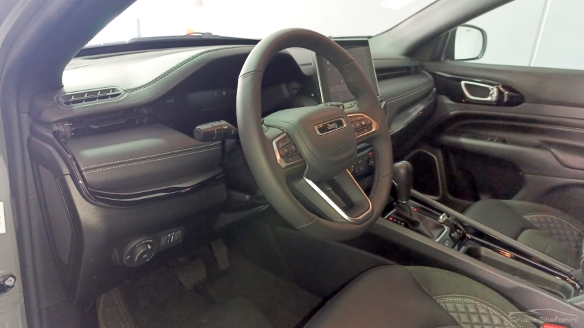 jeep compass 2.0 hurricane 4 turbo gasolina blackhawk at9 4p automatico 20263