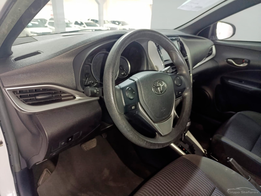 toyota yaris 1.5 16v flex xl plus connect multidrive 4p automatico 20213