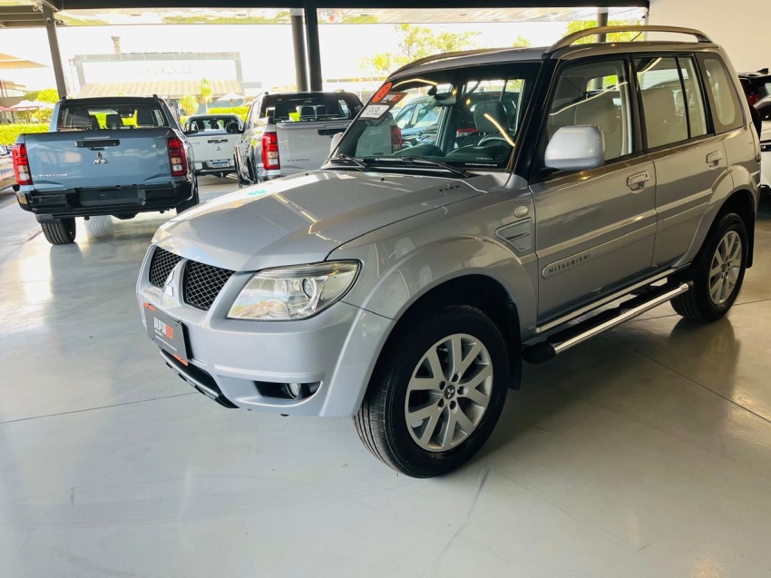 mitsubishi pajero tr4 1.9 flex 4p 2012 mitsubishi pajero tr4 1.9 flex 4p 2012