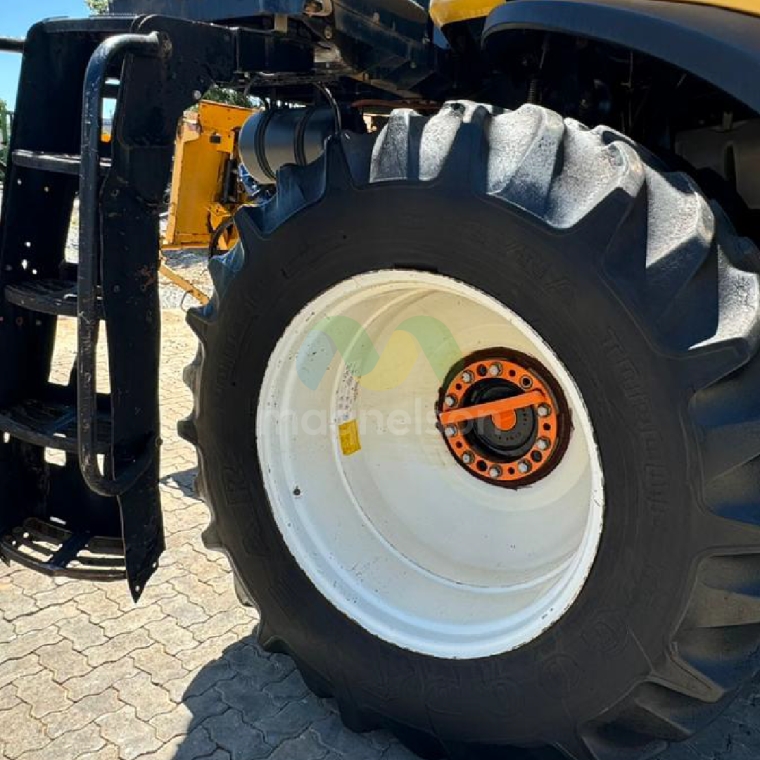 colheitadeira new holland  cr 608010