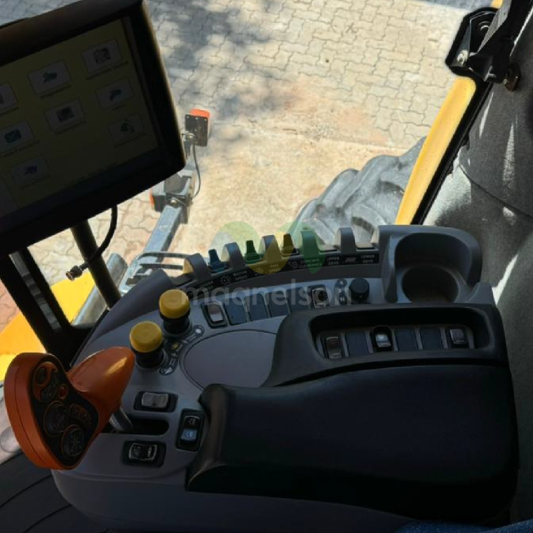 colheitadeira new holland  cr 608012