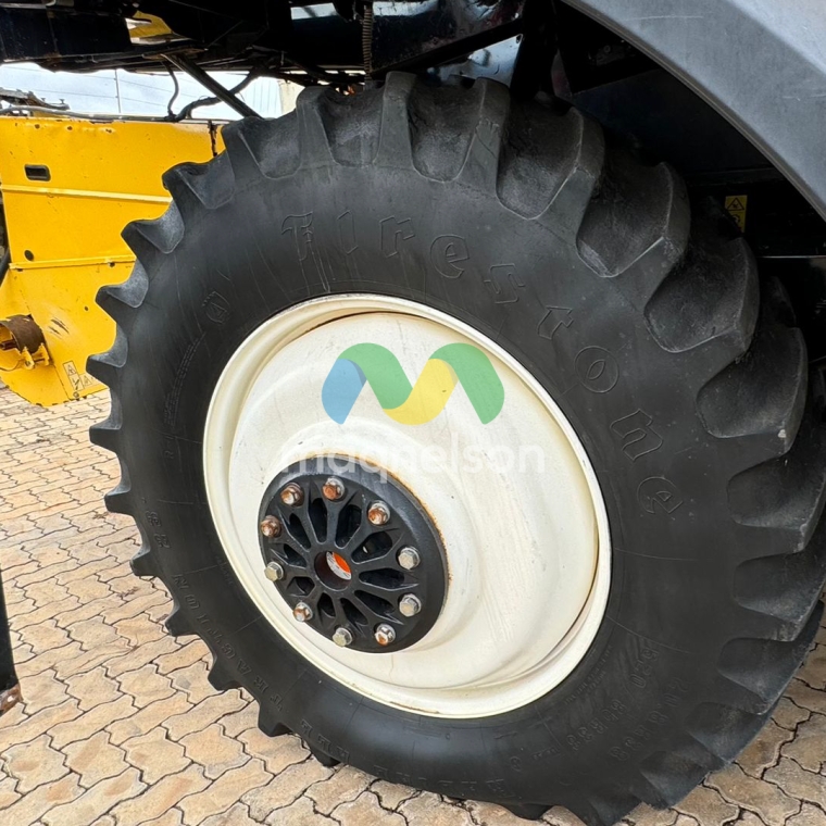 colheitadeira  new holland cr906013