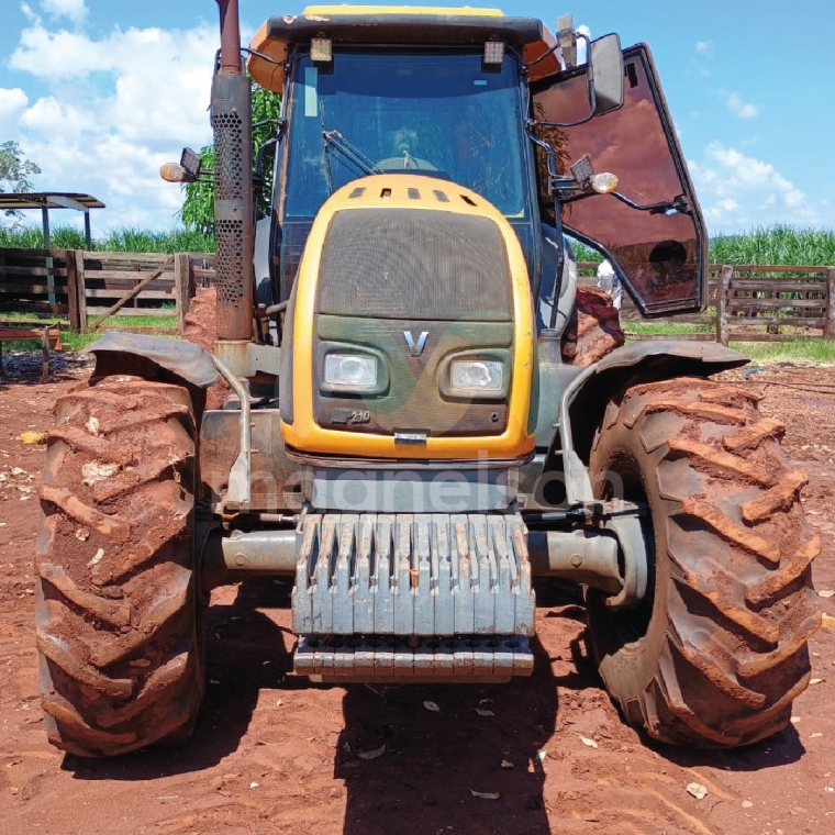 valtra trator bt 210 2013 hibrido 1p semiautomatico