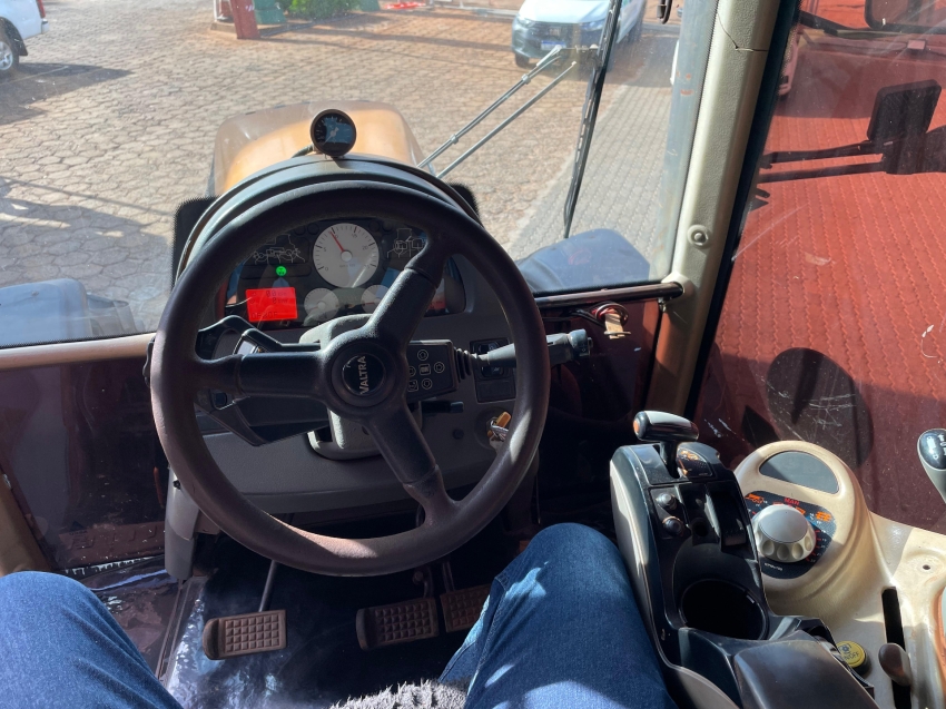 valtra trator bt 210 2013 hibrido 1p semiautomatico