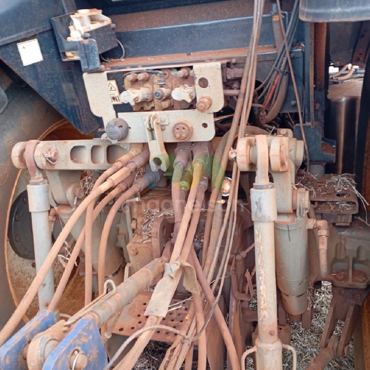 valtra trator bt 210 2013 diesel 1p semiautomatico3