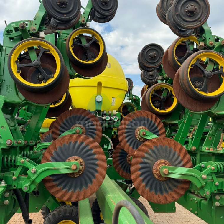 john deere plantadeira db 40 2022 diesel 1p semiautomatico8