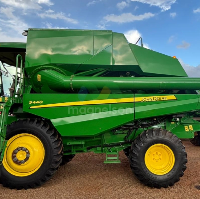 colheitadeira john deere s4402