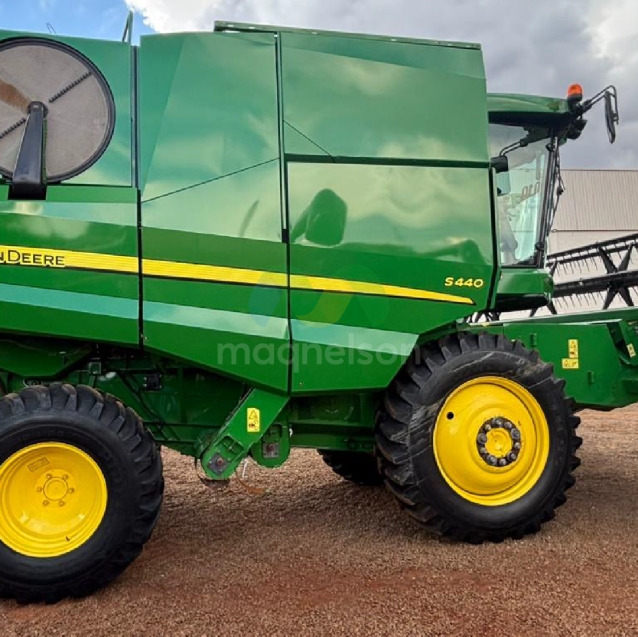 colheitadeira john deere s44010