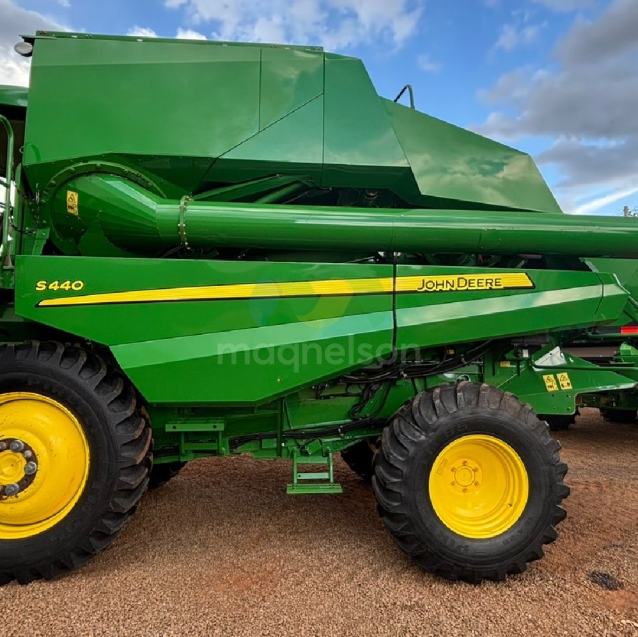 colheitadeira john deere s44011