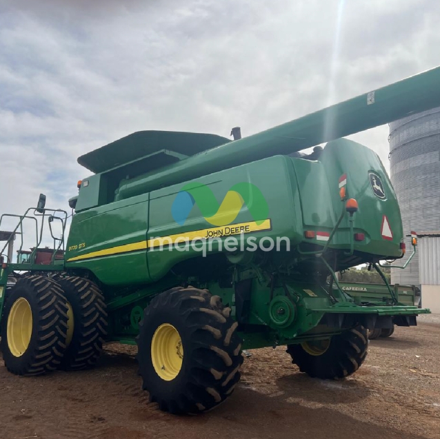 colheitadeira john deere sts 977018