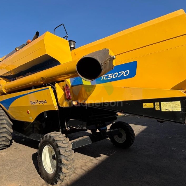 colheitadeira new holland tc 50701