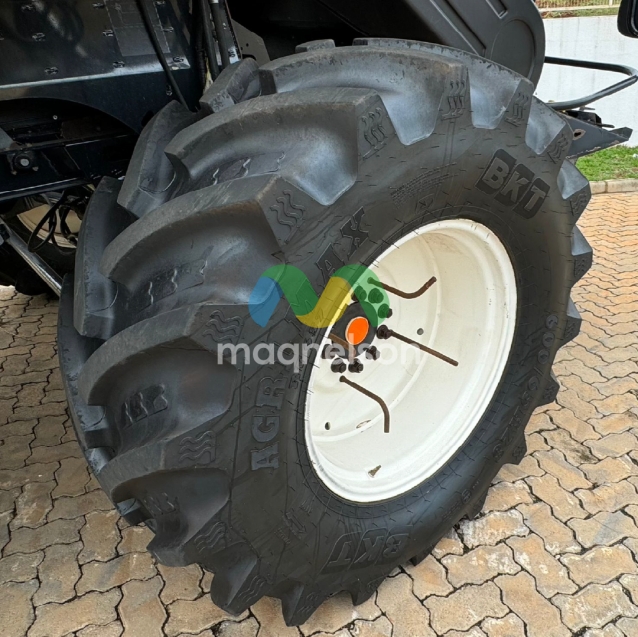 colheitadeira new holland cr 90606