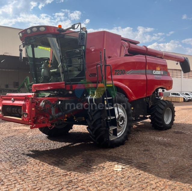 colheitadeira case 72305