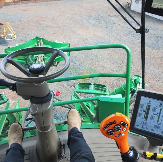 colhedora de cana john deere ch 57013