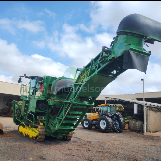 colhedora de cana john deere ch 5701