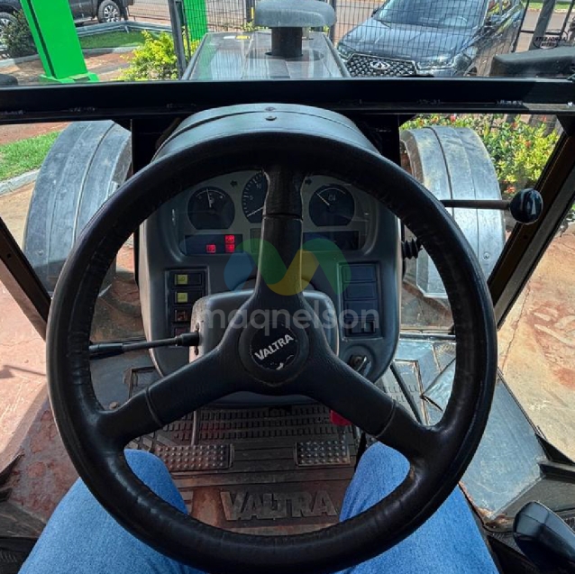 trator valtra bm 1106