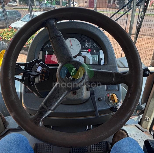 trator valtra bt 21011