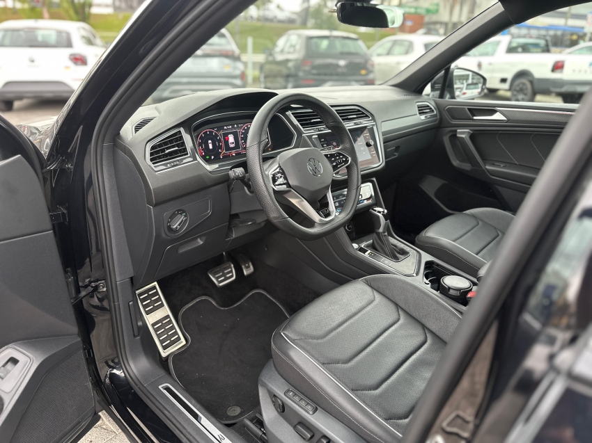 volkswagen tiguan 2.0 300 tsi gasolina allspace r-line automatico 4p 2024