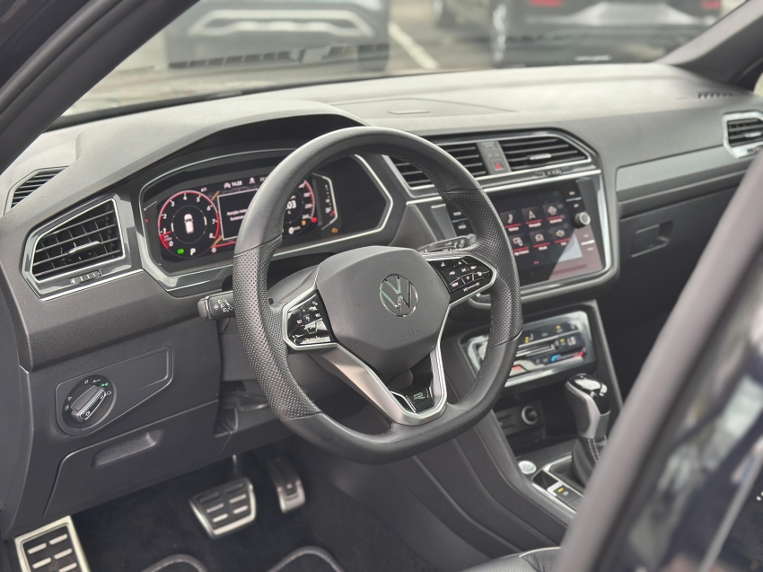 volkswagen tiguan 2.0 300 tsi gasolina allspace r-line automatico 4p 2024