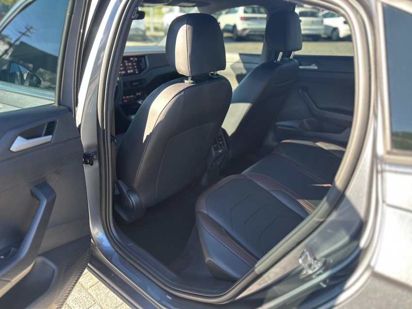 volkswagen virtus 1.0 200 tsi highline automatico flex 4p 2025