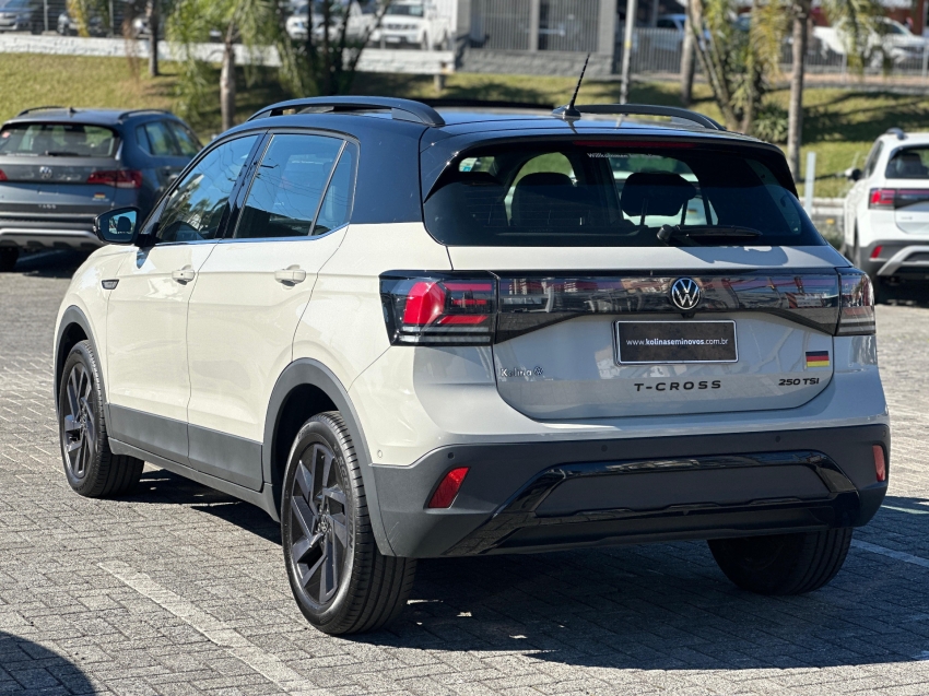 volkswagen t-cross 1.4 250 tsi total flex highline automatico 4p 2025