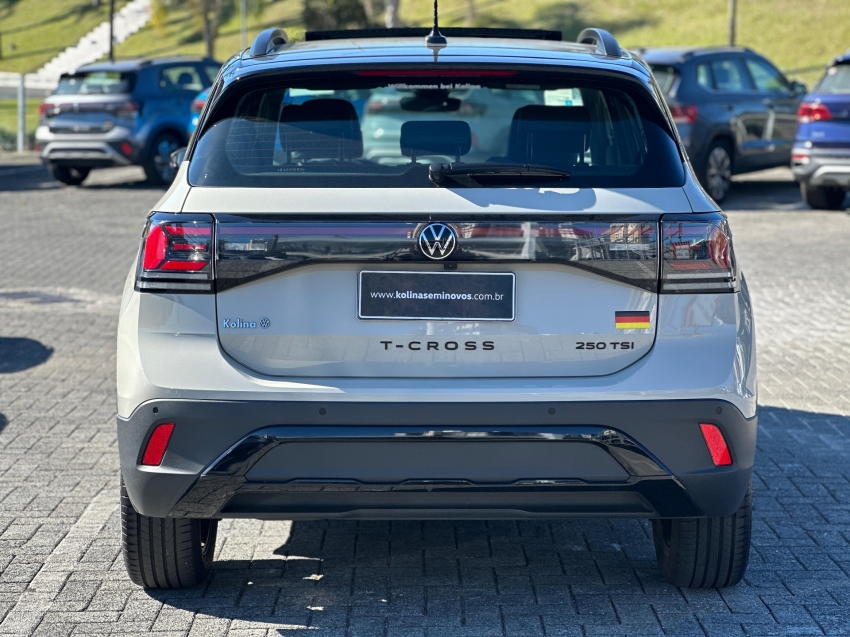 volkswagen t-cross 1.4 250 tsi total flex highline automatico 4p 2025