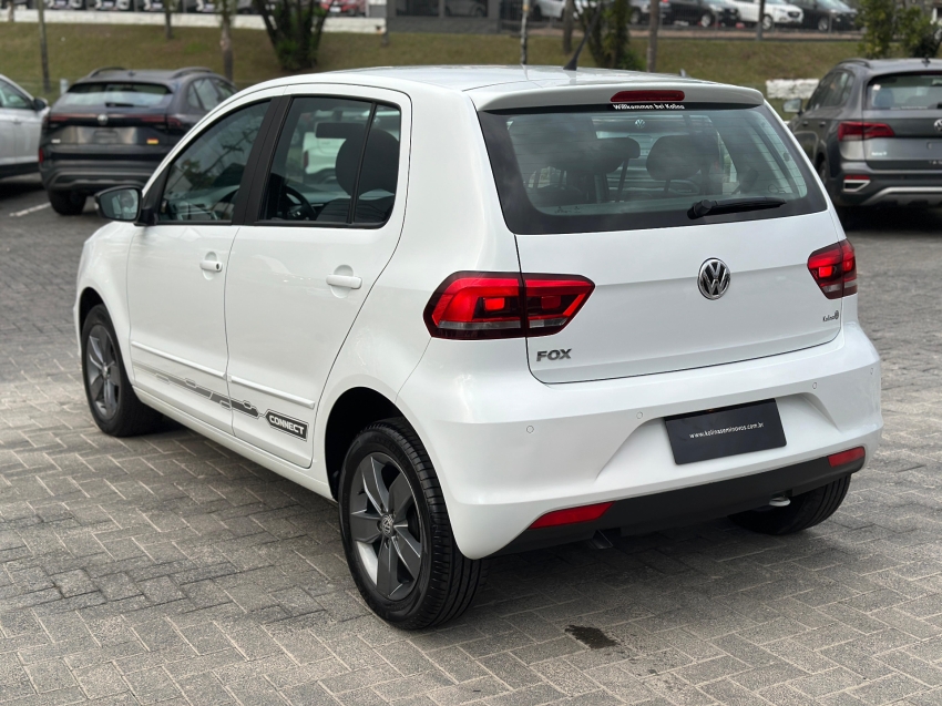 volkswagen fox 1.6 msi total flex connect 4p manual 1.5 5p 2021