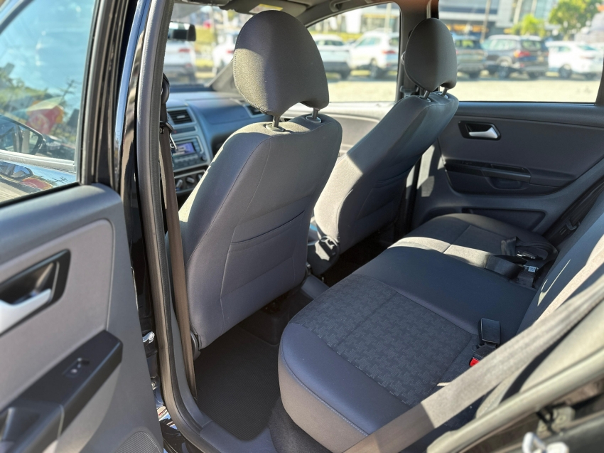 volkswagen fox 1.0 mpi track 12v flex 4p manual 2017