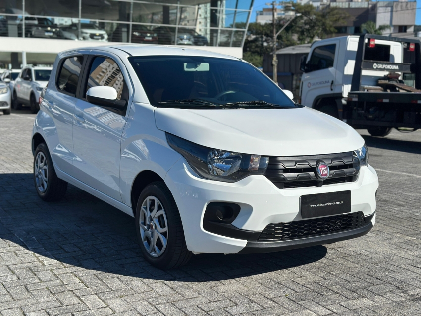 fiat mobi 1.0 evo flex like. manual 5p 2018 fiat mobi 1.0 evo flex like. manual 5p 2018