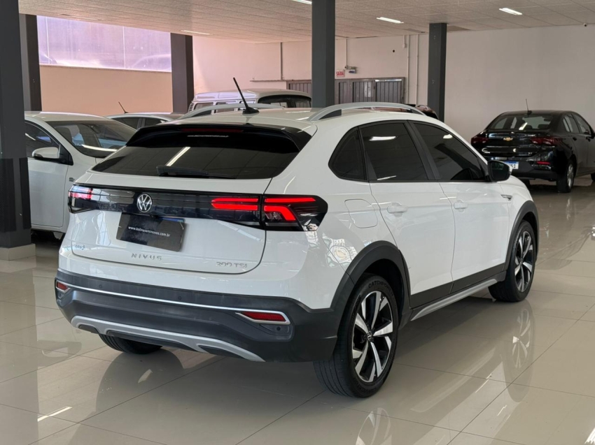 volkswagen nivus 1.0 200 tsi total flex highline automatico 4p 20215