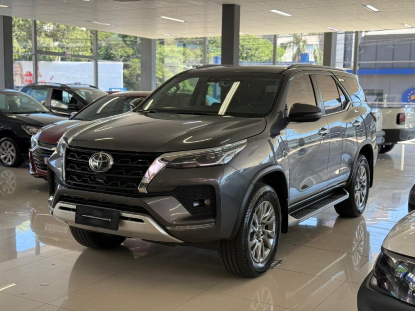 toyota hilux sw4 2.8 d-4d turbo diesel srx 7l 4x4 automatico 2.7 5p 20212