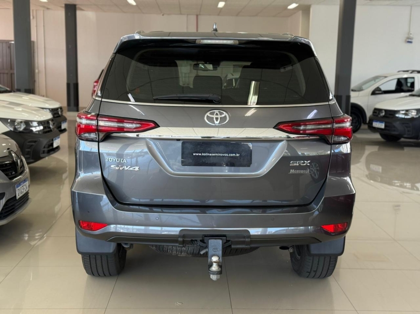 toyota hilux sw4 2.8 d-4d turbo diesel srx 7l 4x4 automatico 2.7 5p 20214