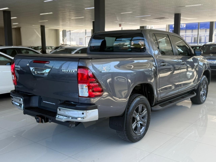 toyota hilux 2.8 d-4d turbo diesel cd sr 4x4 automatico 2.7 5p 20235
