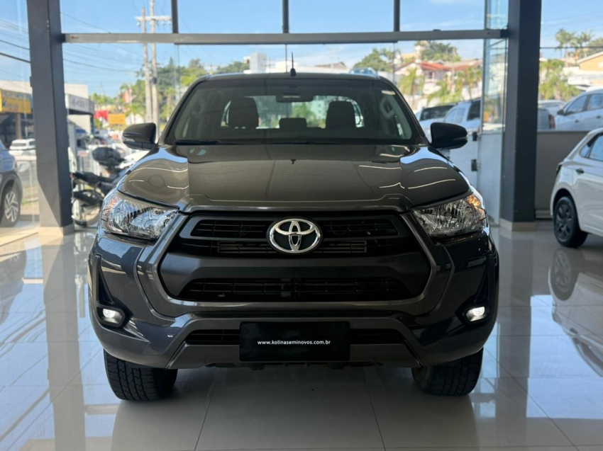 toyota hilux 2.8 d-4d turbo diesel cd sr 4x4 automatico 2.7 5p 20231