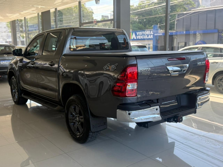toyota hilux 2.8 d-4d turbo diesel cd sr 4x4 automatico 2.7 5p 20233