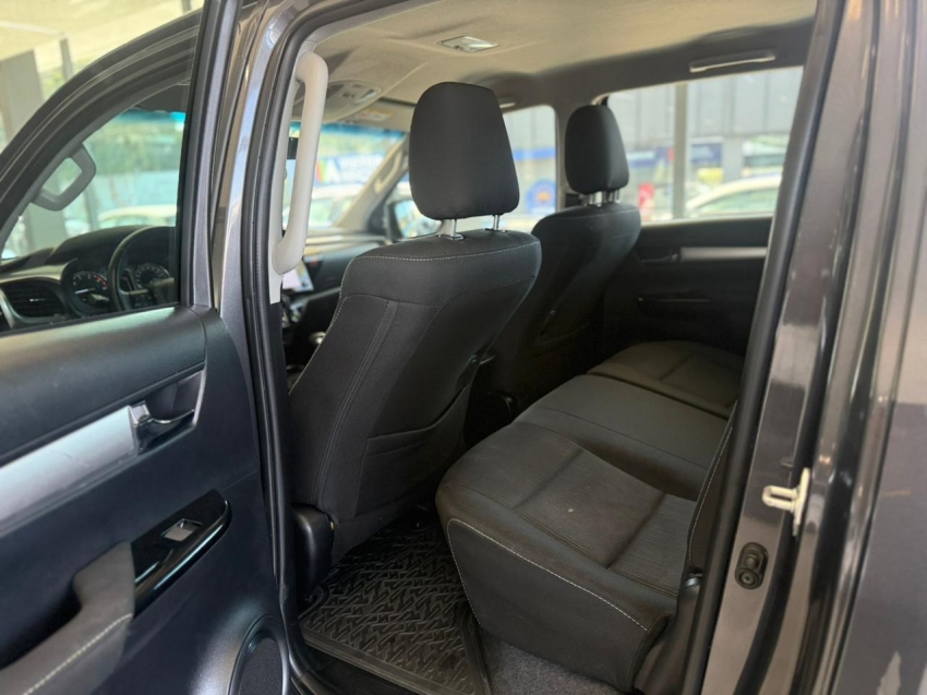 toyota hilux 2.8 d-4d turbo diesel cd sr 4x4 automatico 2.7 5p 20236